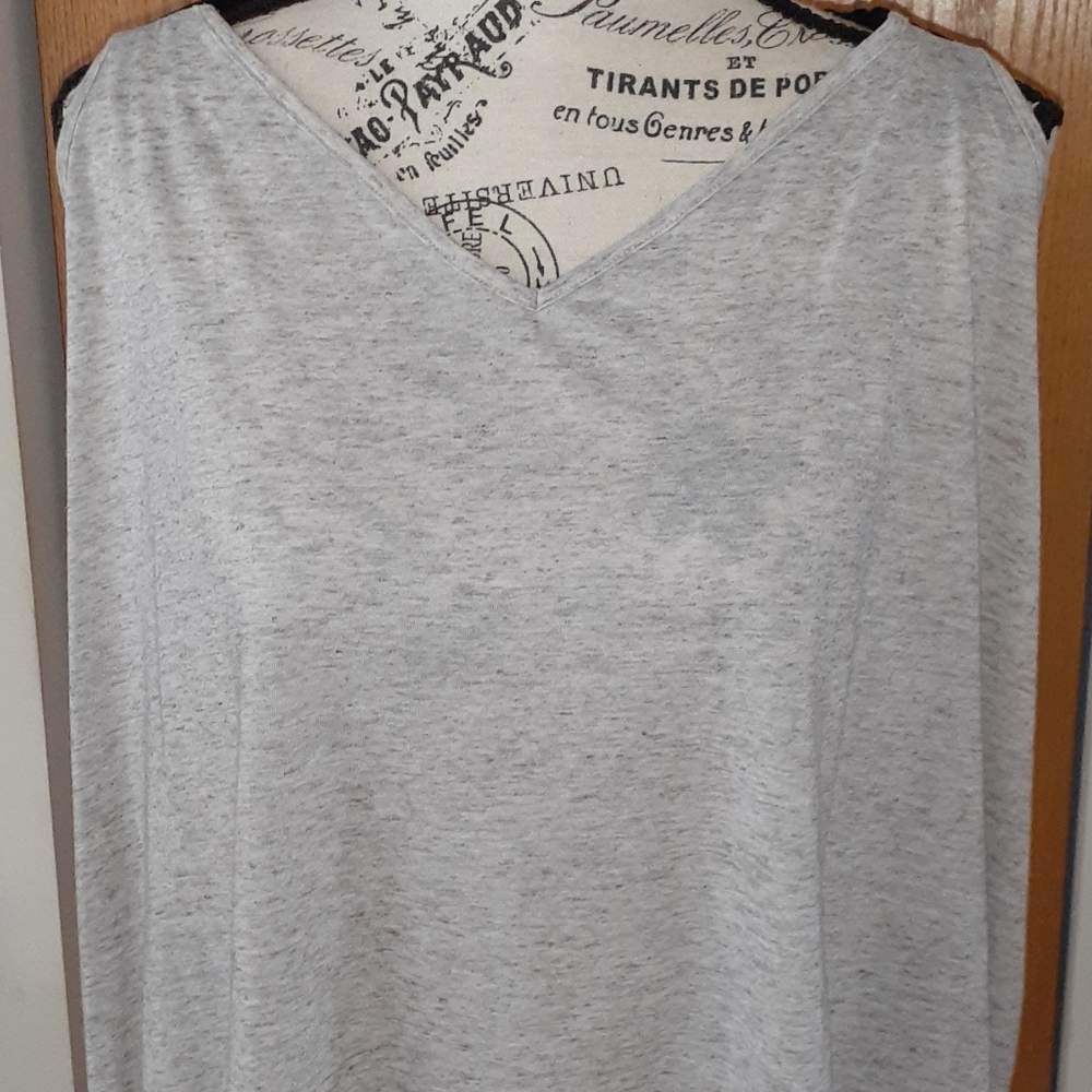 Women's Top - Picture 2 of 6